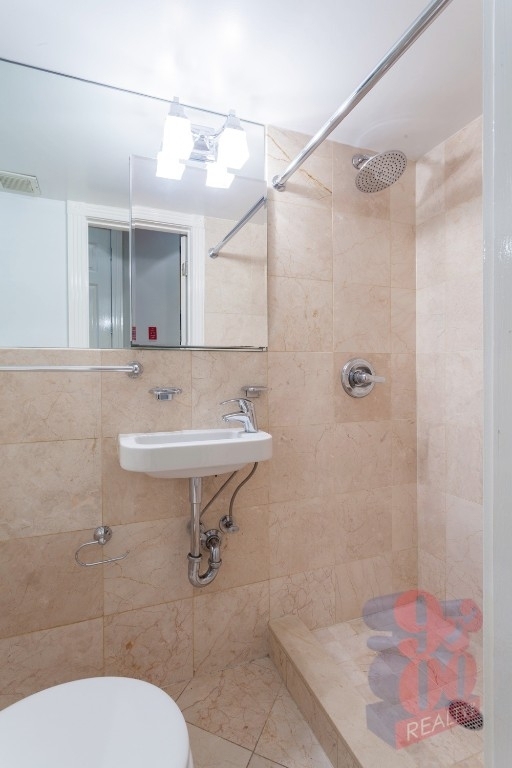 202 East 13th Street - Photo 16