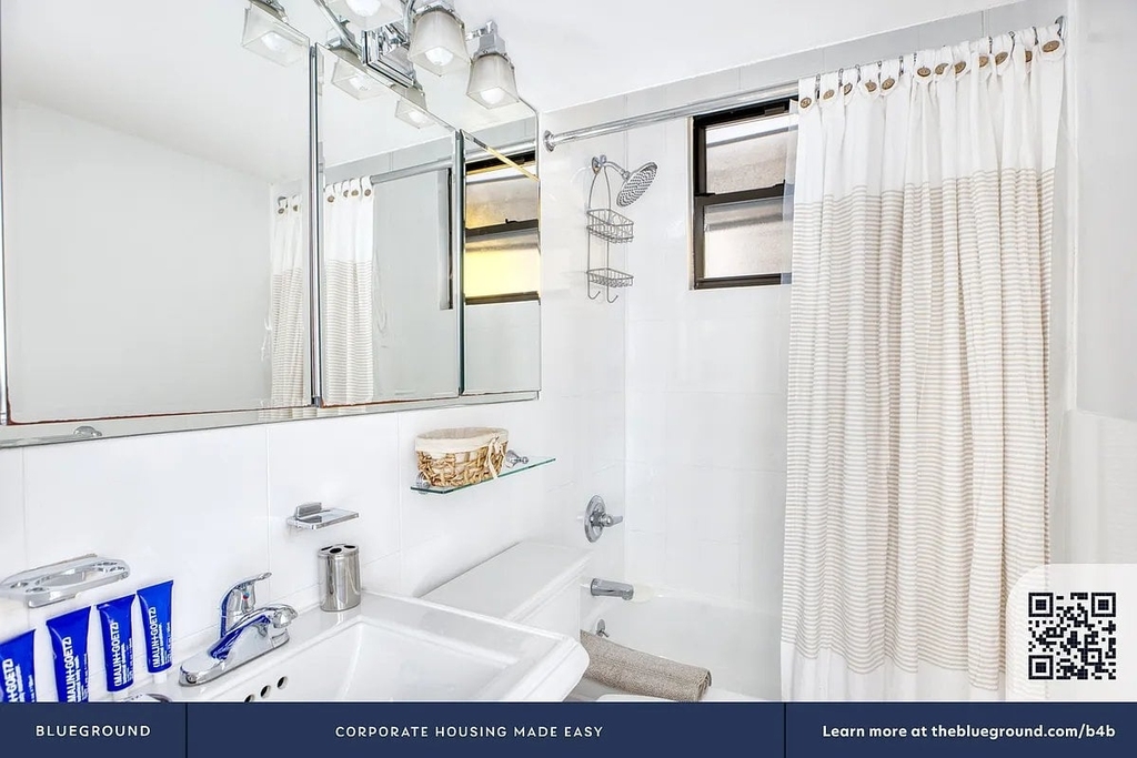202 East 13th Street - Photo 8