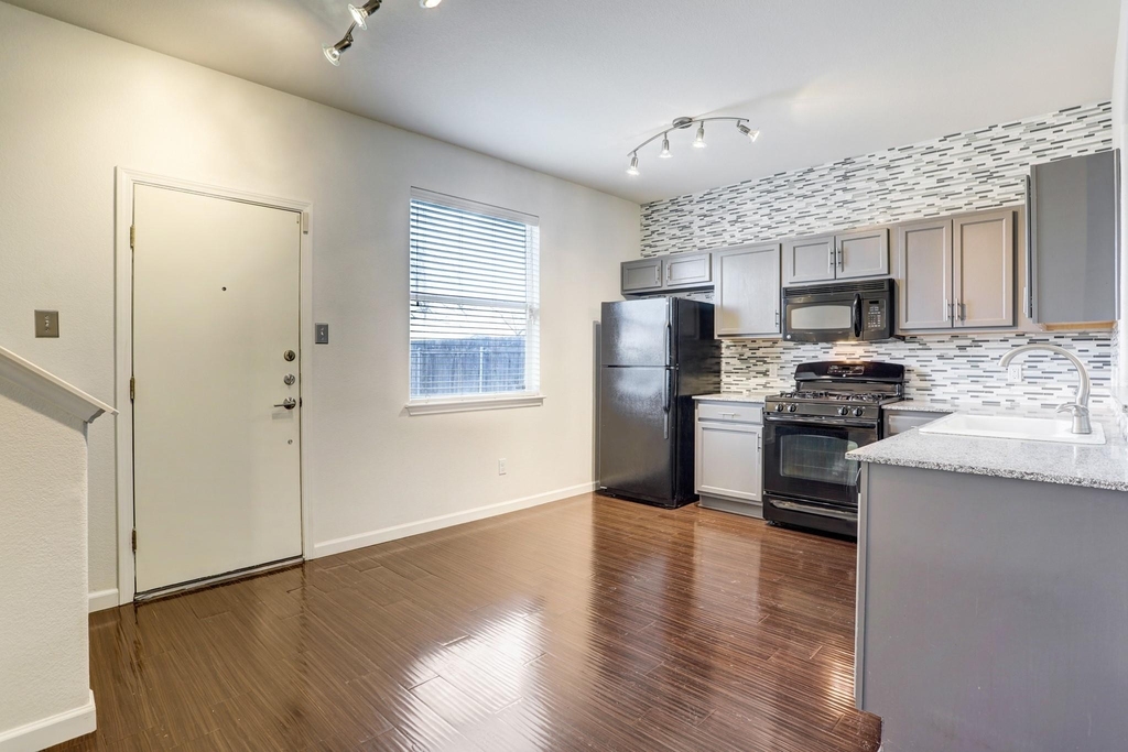 14608 Walt Whitman Trl - Photo 5