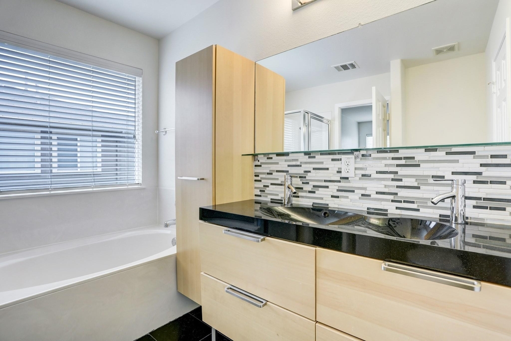 14608 Walt Whitman Trl - Photo 9