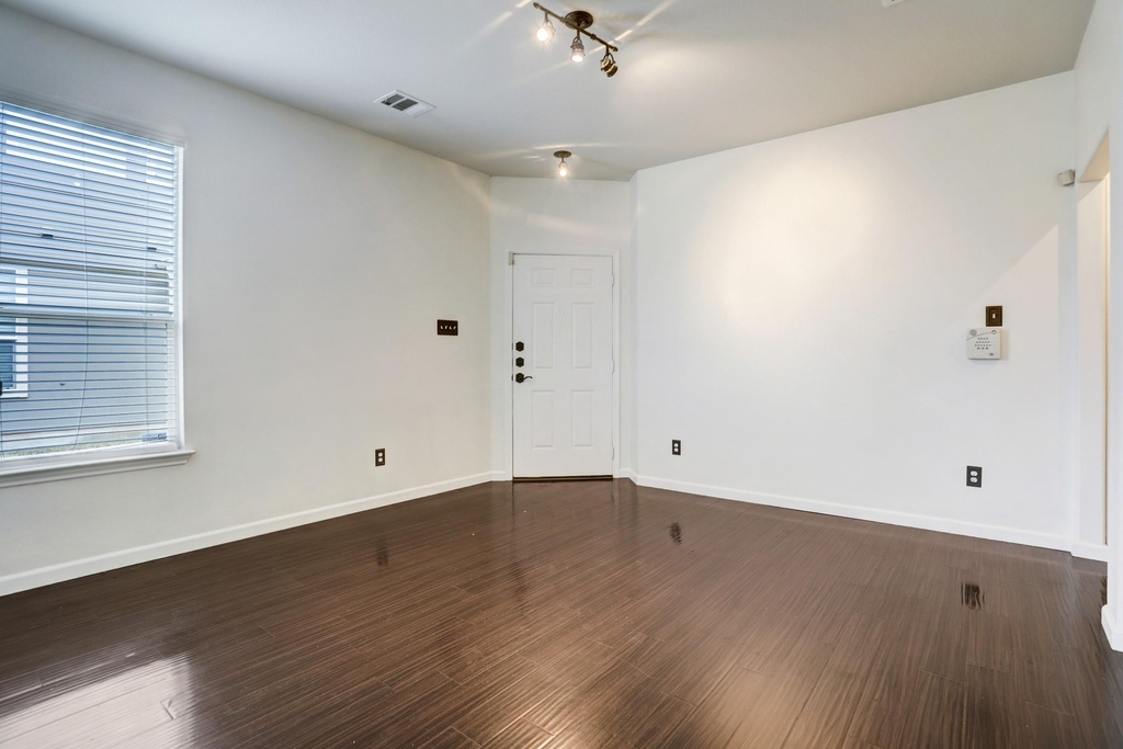 14608 Walt Whitman Trl - Photo 3