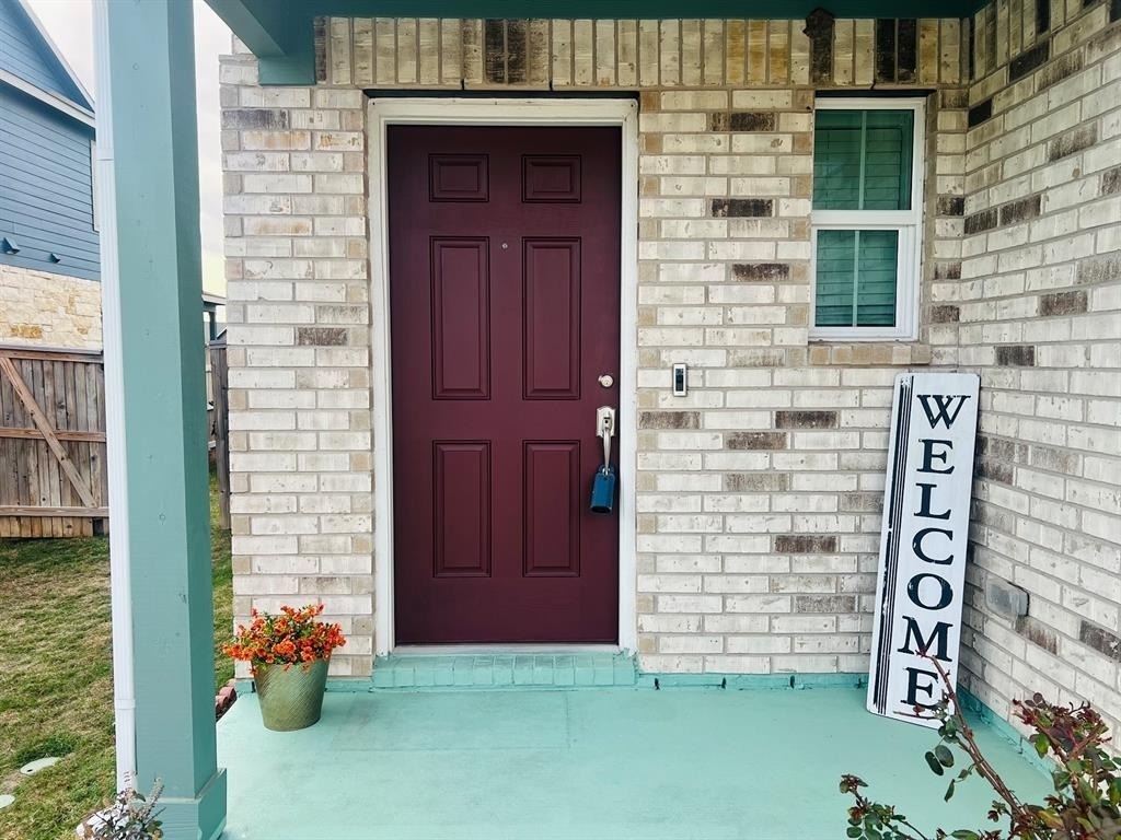 176 Andross Ln - Photo 0
