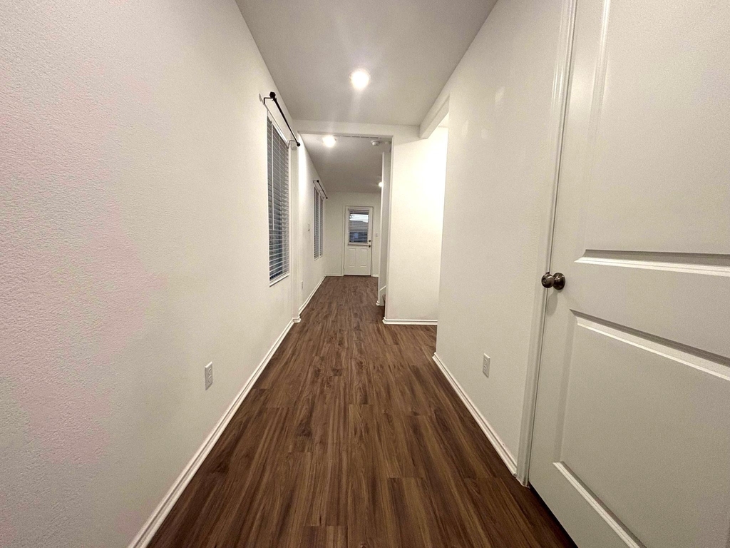 176 Andross Ln - Photo 2