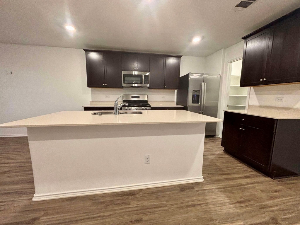 176 Andross Ln - Photo 4