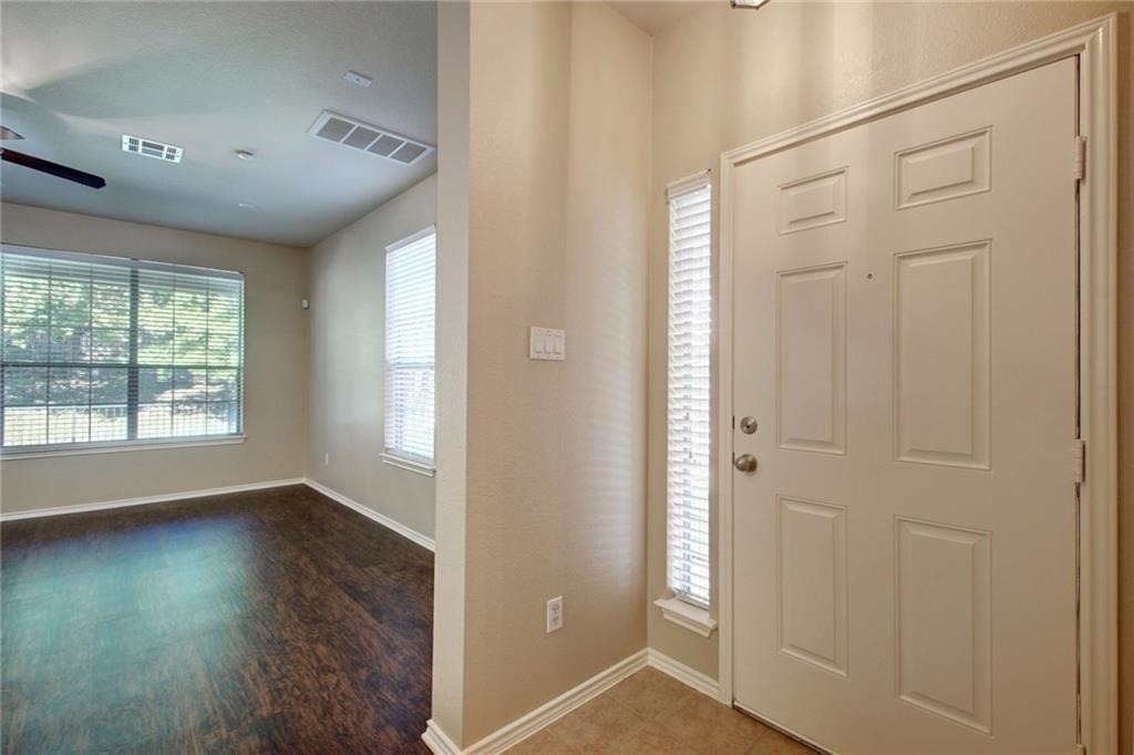 1310 W Parmer Ln - Photo 2