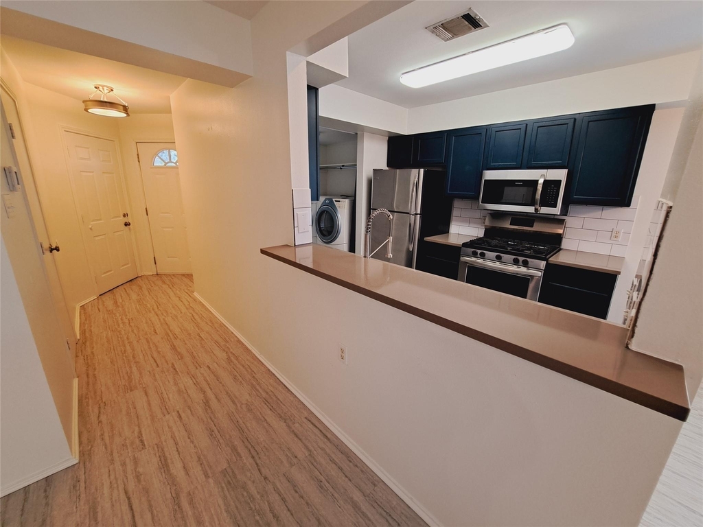 6703 Hill Oaks Dr - Photo 1