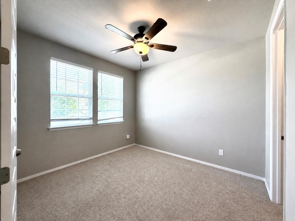 133 Fabion St - Photo 7
