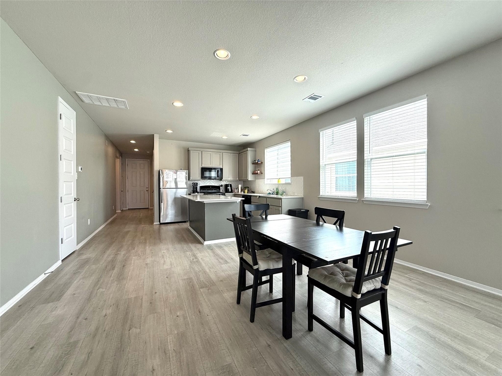 133 Fabion St - Photo 4