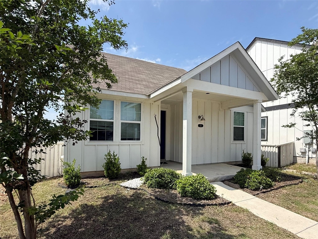 133 Fabion St - Photo 1