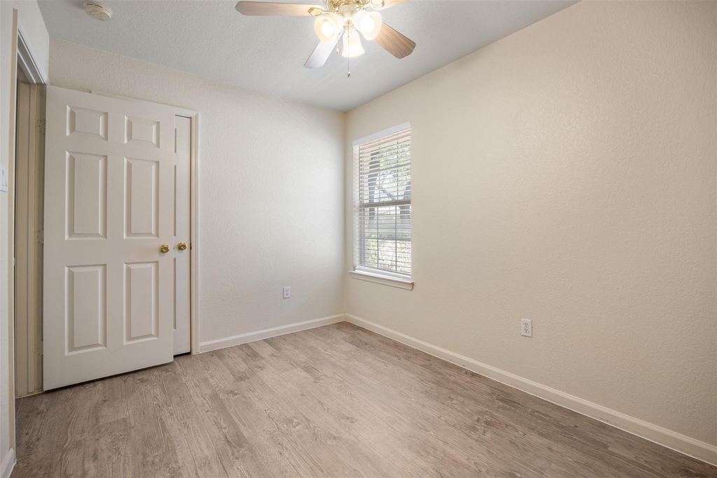 21513 Pershing Ave - Photo 4