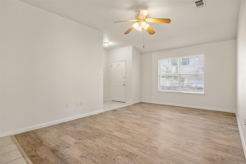 21513 Pershing Ave - Photo 9
