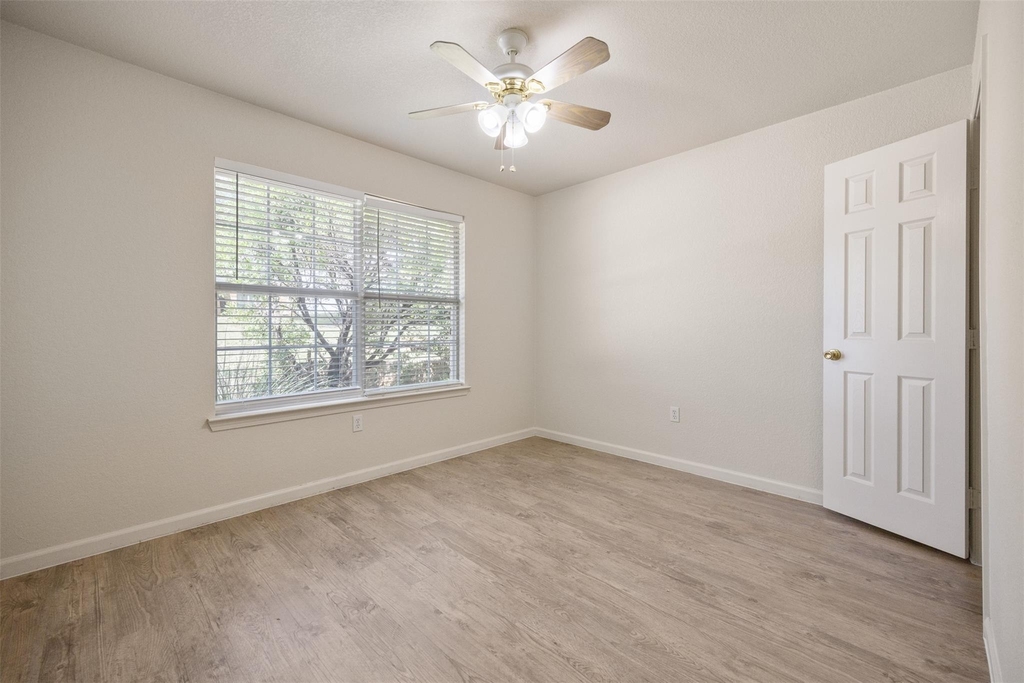 21513 Pershing Ave - Photo 5