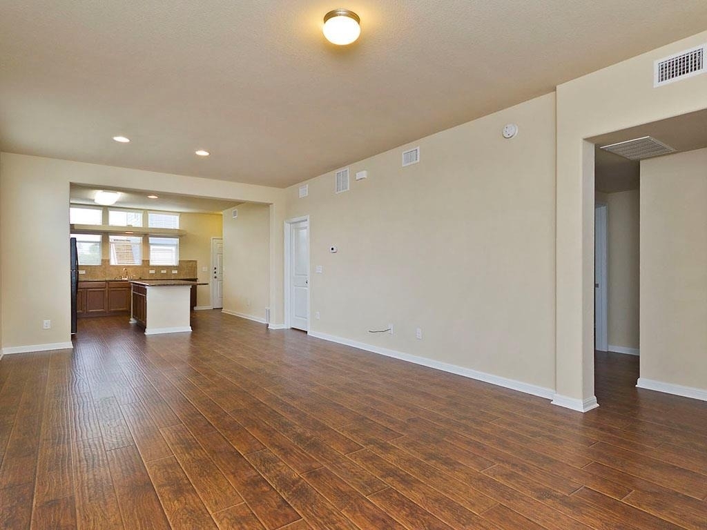 335 Rachel St - Photo 8