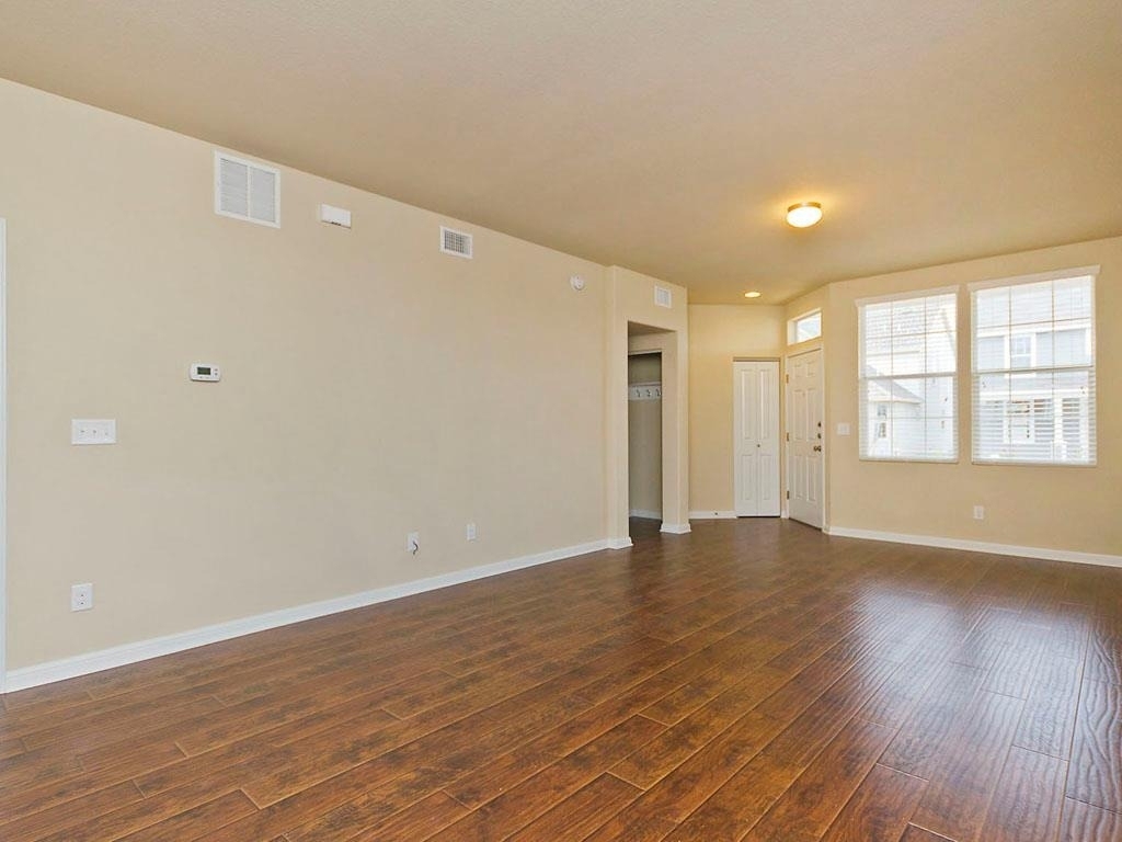 335 Rachel St - Photo 10