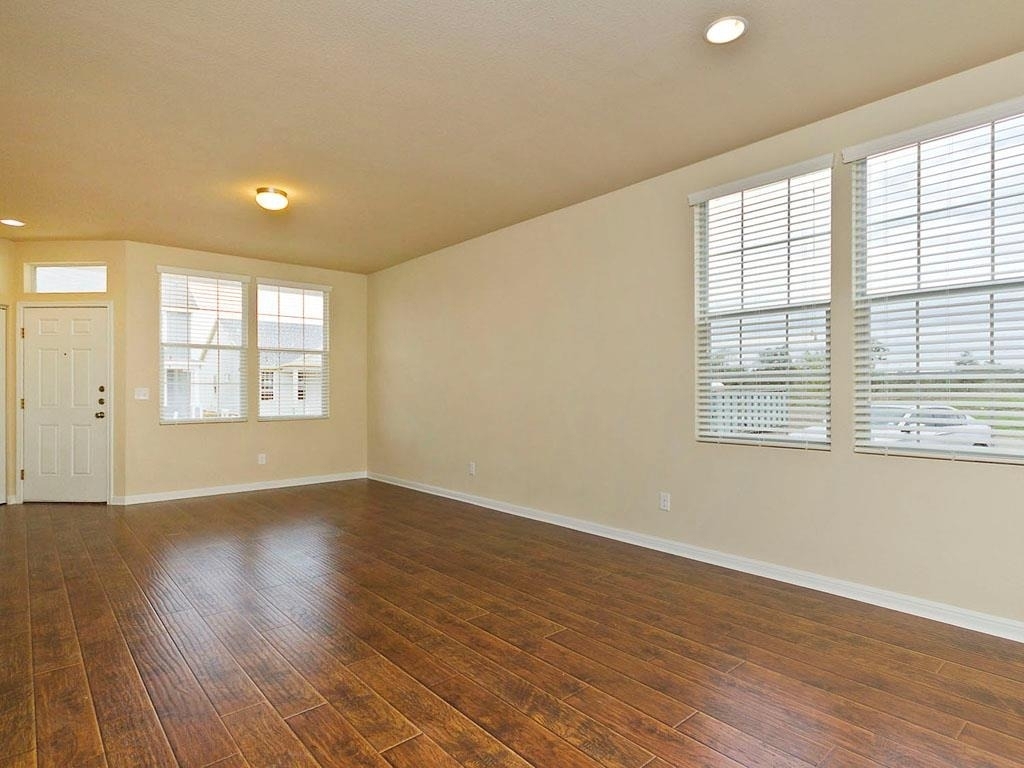 335 Rachel St - Photo 9