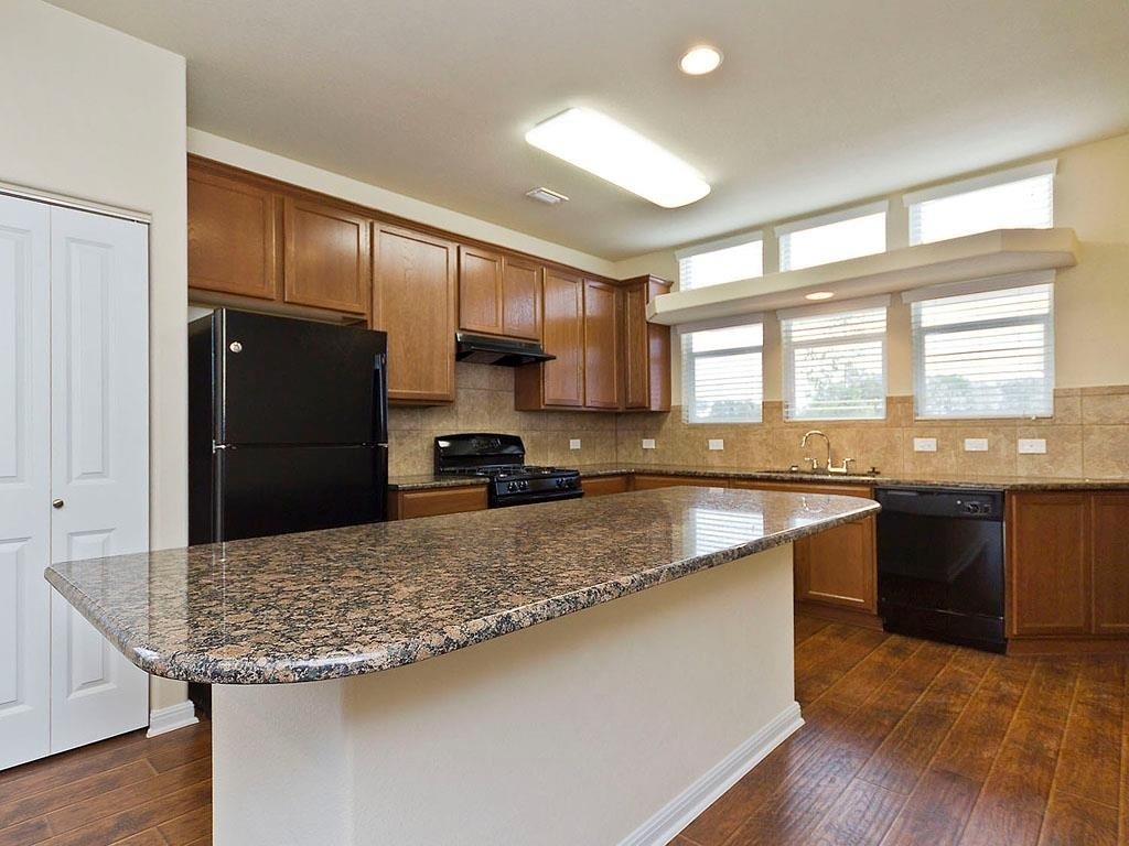 335 Rachel St - Photo 11