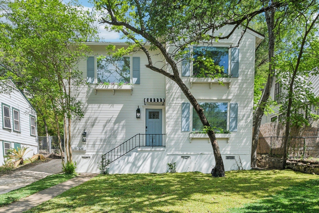 1205 Alta Vista Ave - Photo 0