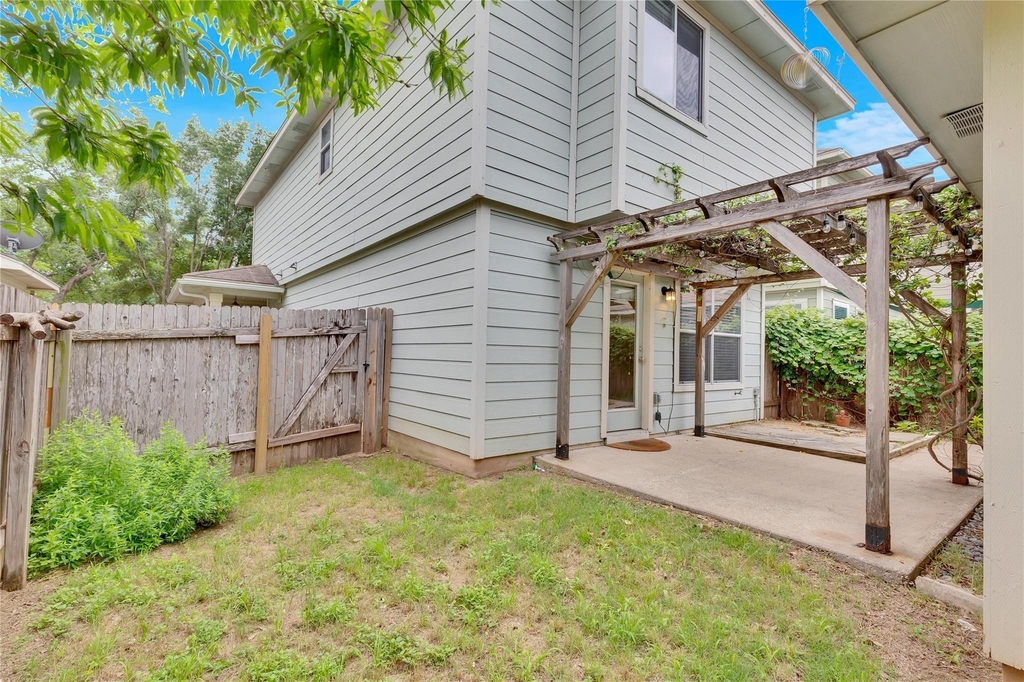 2212 Melissa Oaks Ln - Photo 32