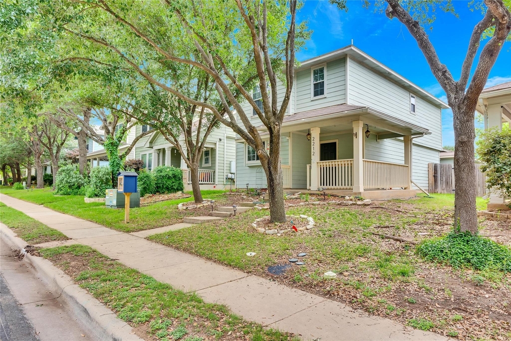 2212 Melissa Oaks Ln - Photo 2