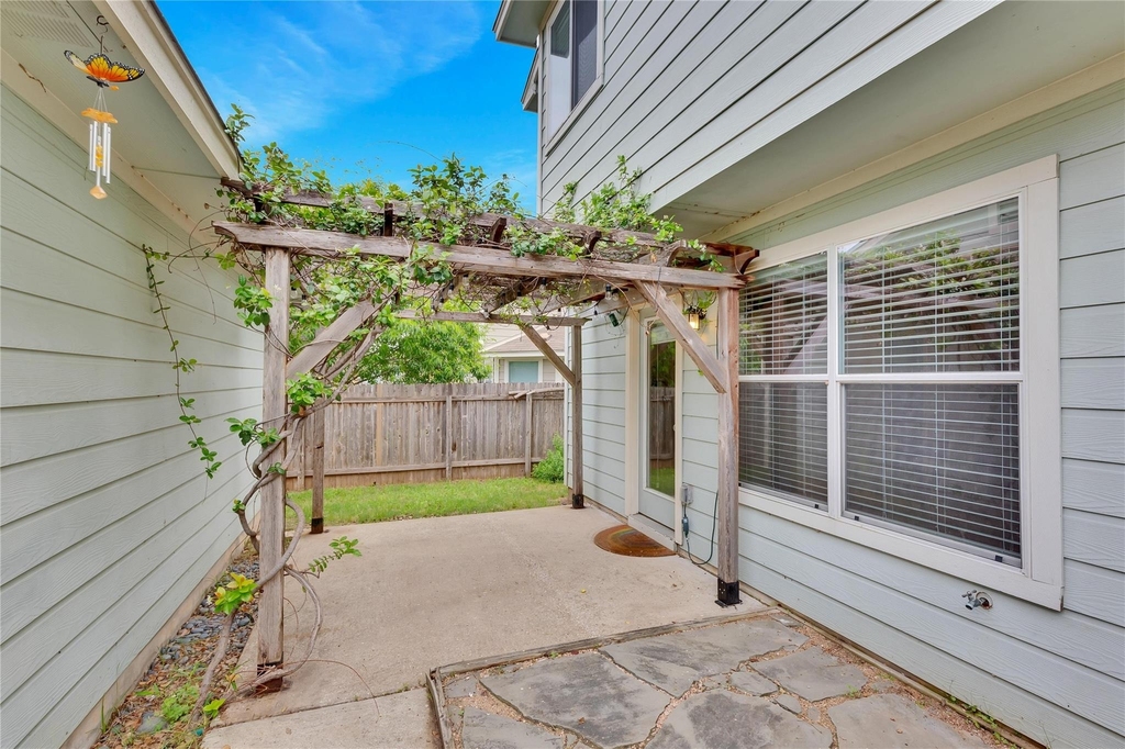2212 Melissa Oaks Ln - Photo 33