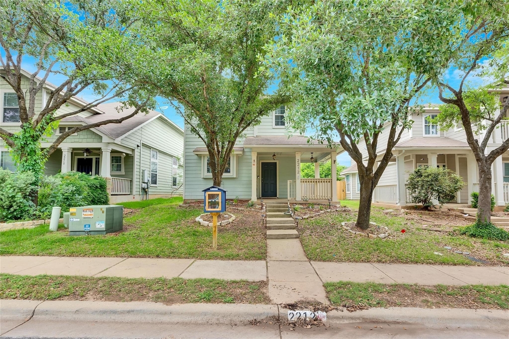 2212 Melissa Oaks Ln - Photo 1