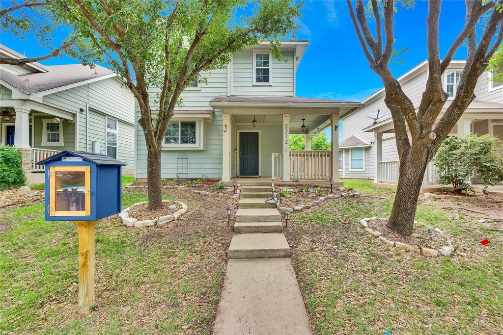 2212 Melissa Oaks Ln - Photo 0