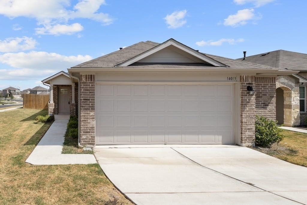 14013 Heywood Dr - Photo 0