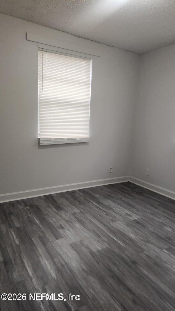 1554 W 22nd Street - Photo 4
