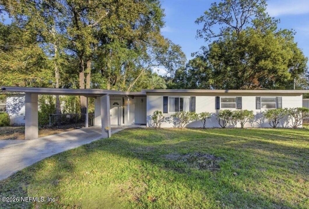 909 La Marche Drive - Photo 0