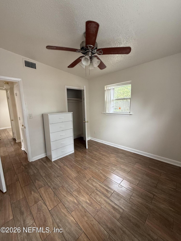 909 La Marche Drive - Photo 15