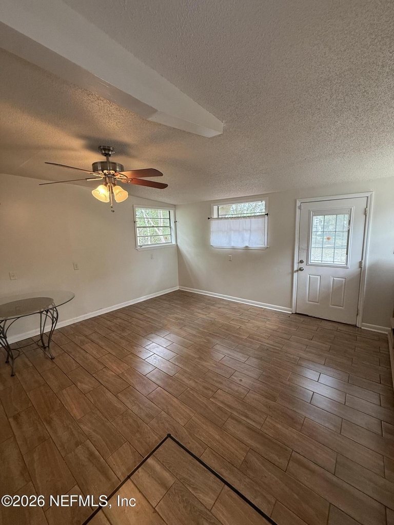 909 La Marche Drive - Photo 3