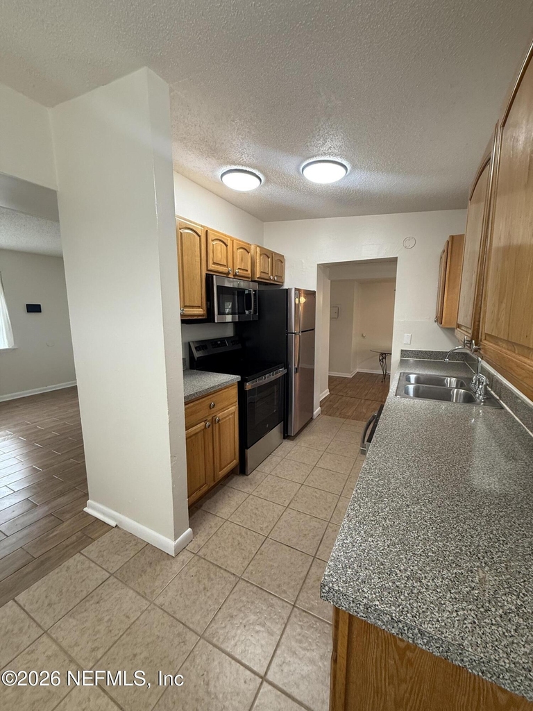 909 La Marche Drive - Photo 7