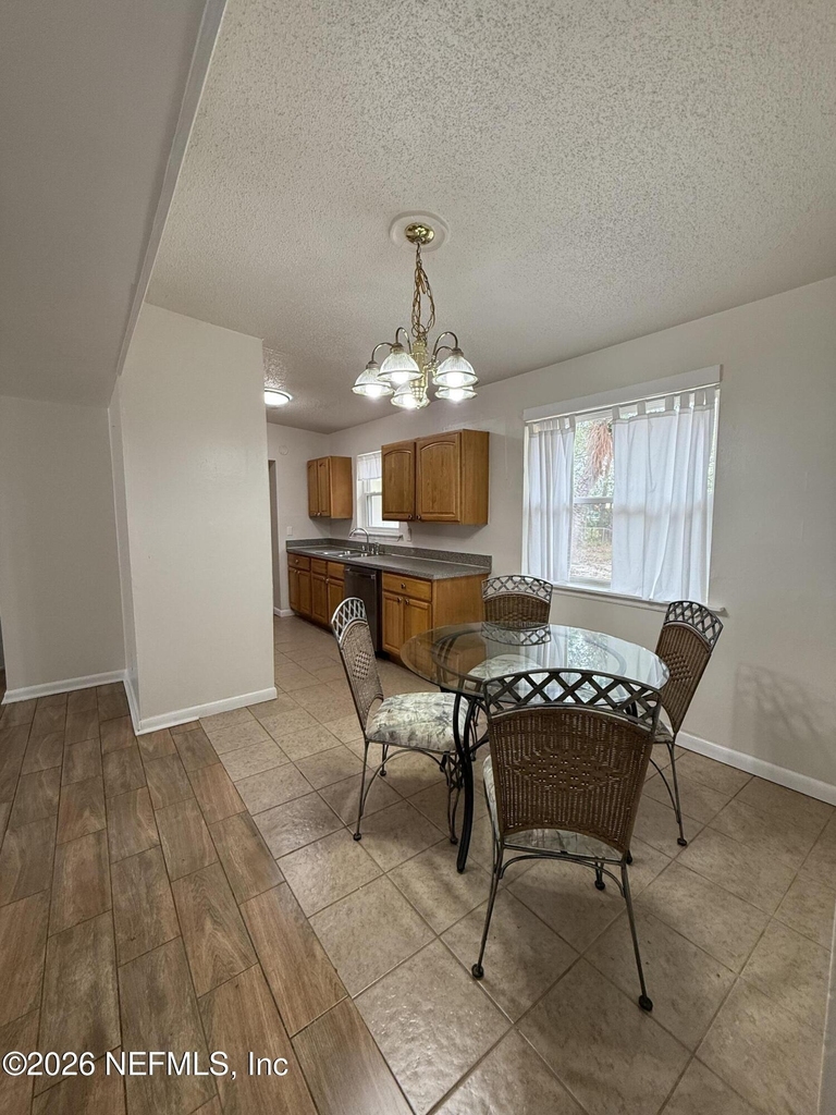 909 La Marche Drive - Photo 8