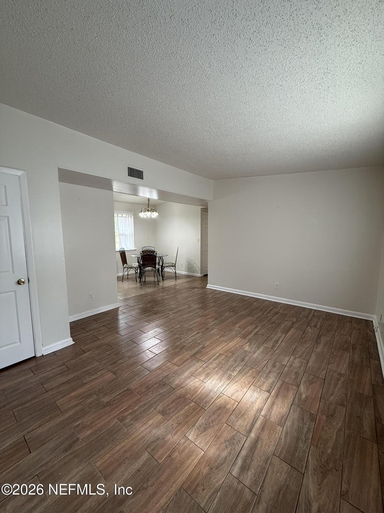 909 La Marche Drive - Photo 9