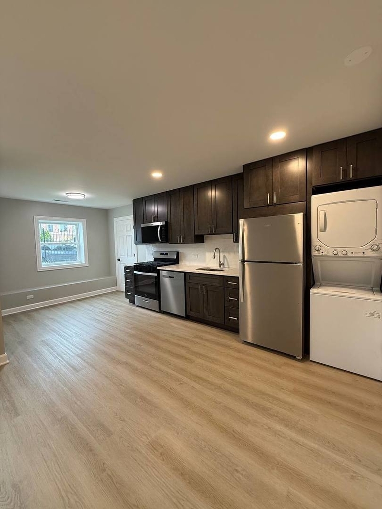 3247 W Thomas Street - Photo 2