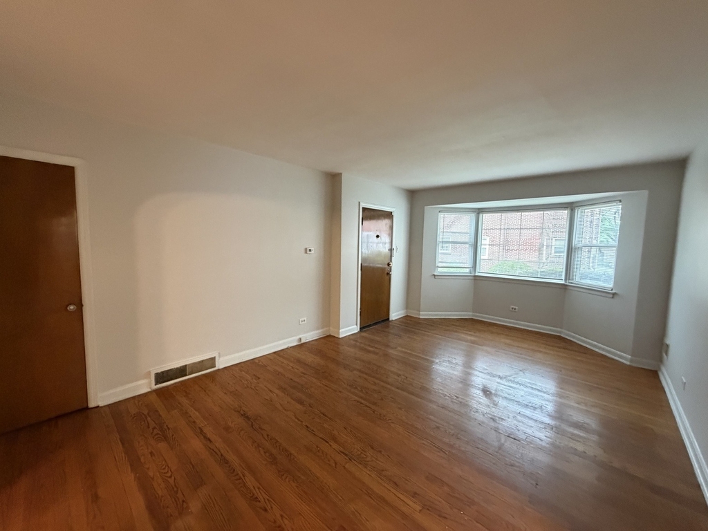 312 E 83rd Street - Photo 4