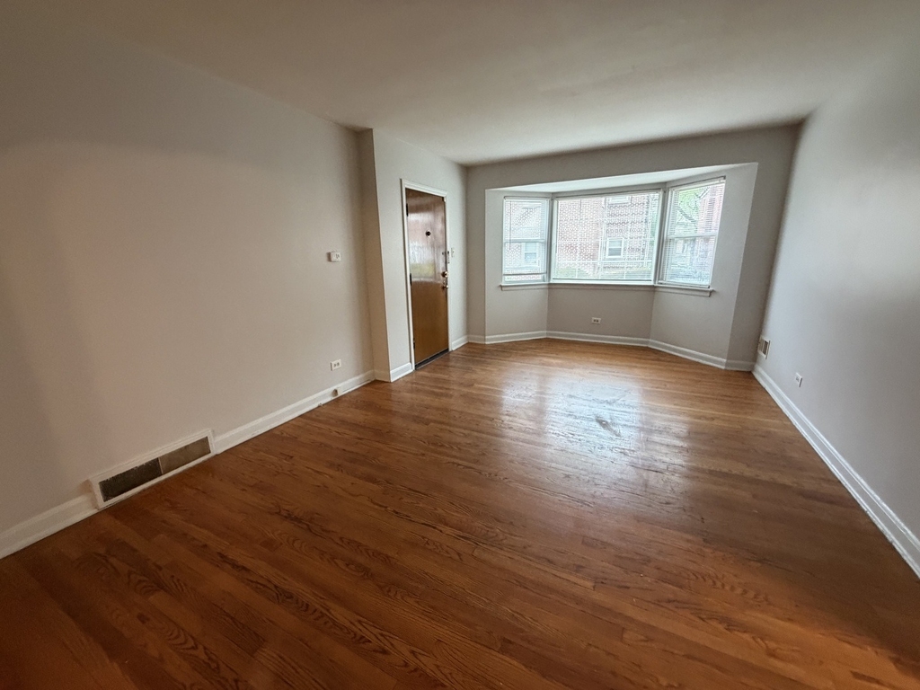 312 E 83rd Street - Photo 5