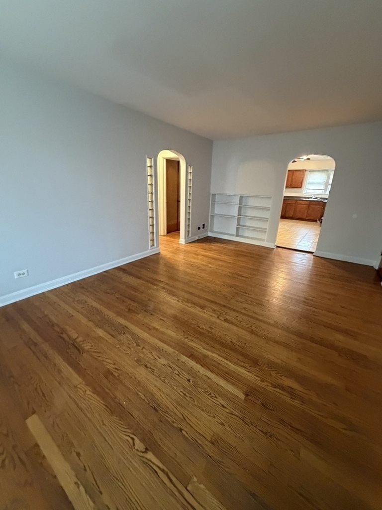 312 E 83rd Street - Photo 7