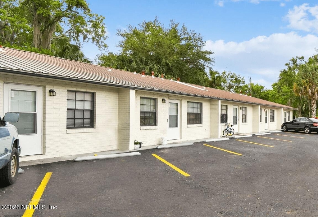 1010 Bronson Street - Photo 0