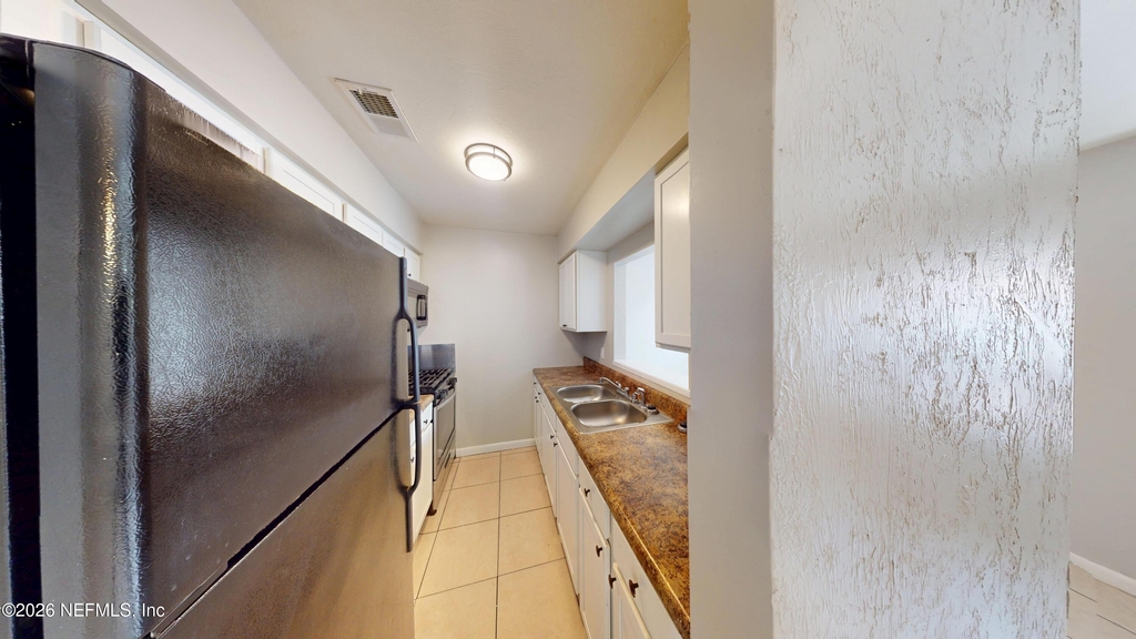 1010 Bronson Street - Photo 4