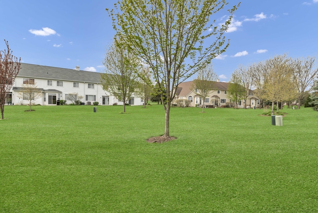 1263 Tamarack Drive - Photo 3