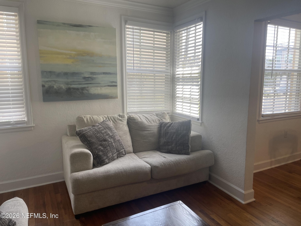 319 1st Avenue N - Photo 6