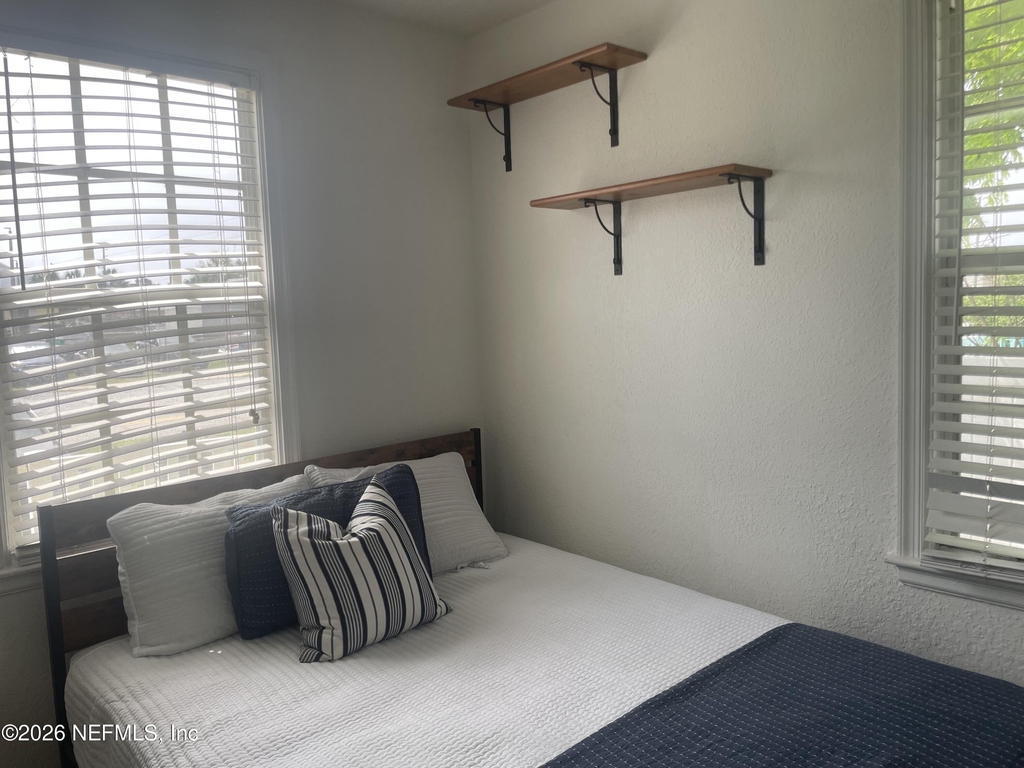 319 1st Avenue N - Photo 21