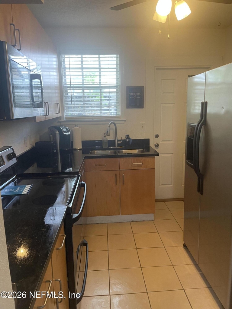 319 1st Avenue N - Photo 15