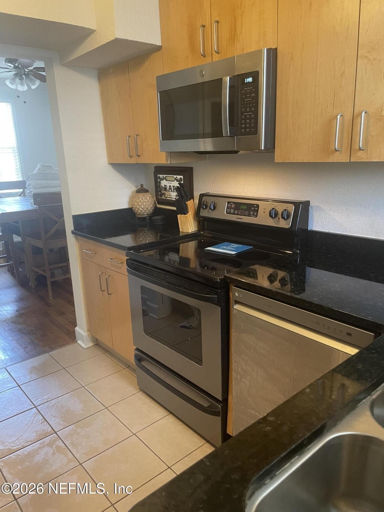 319 1st Avenue N - Photo 16