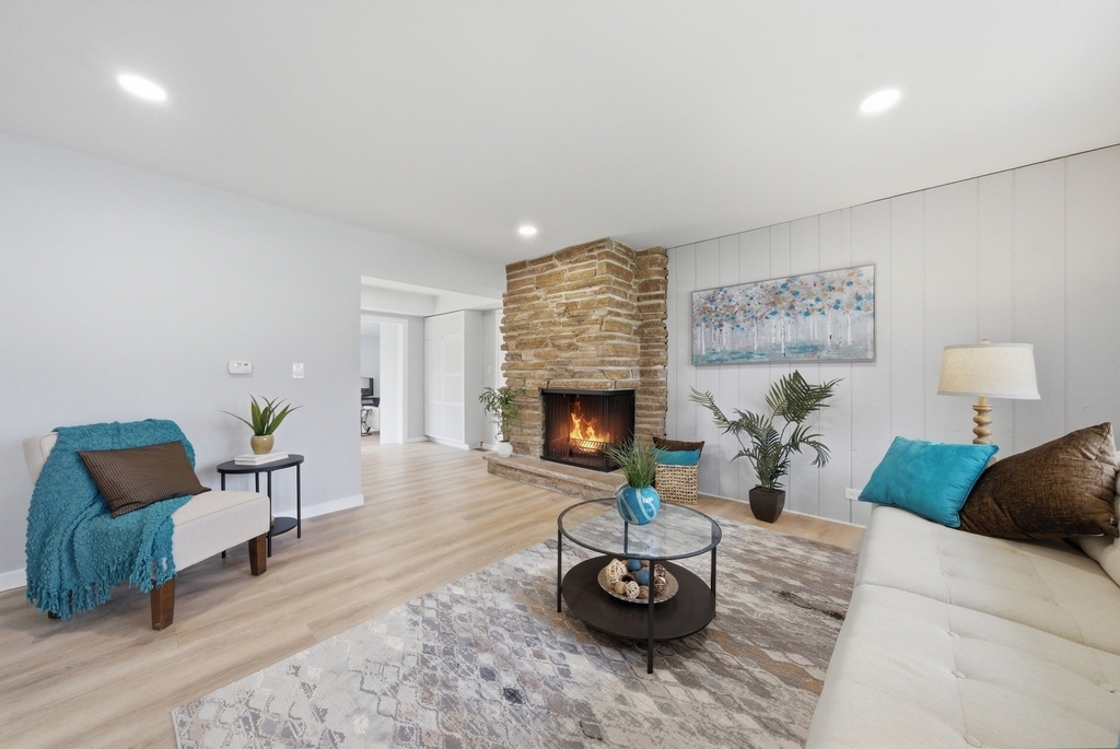 593 Bristol Lane - Photo 3