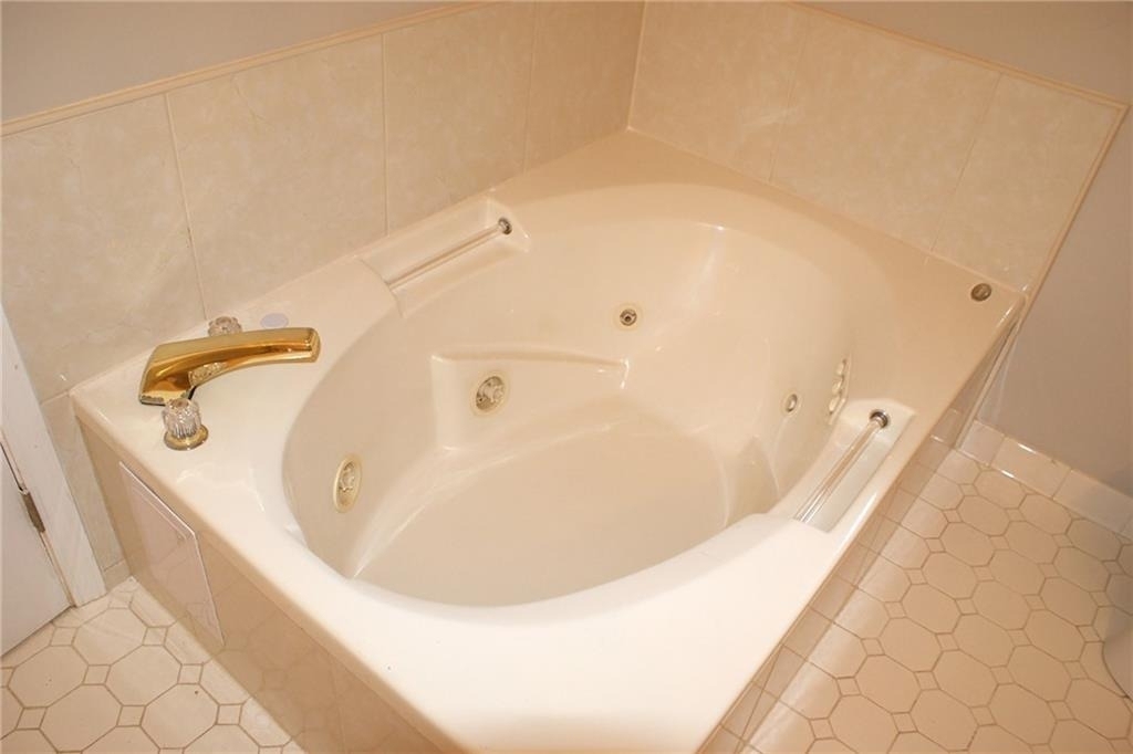 6725 Ridge Moore Drive - Photo 13