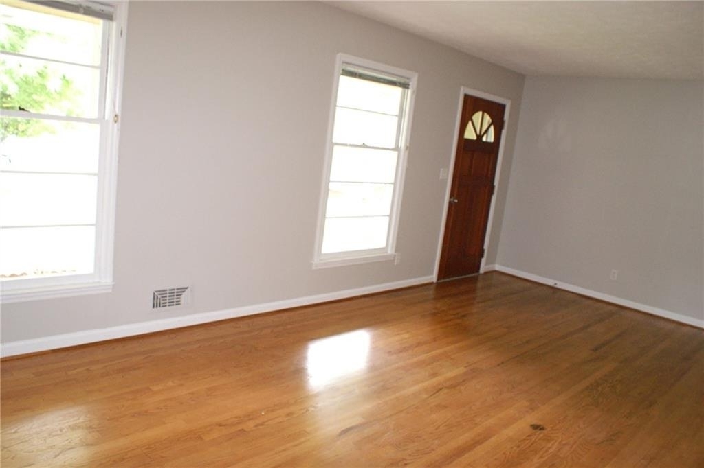 6725 Ridge Moore Drive - Photo 4