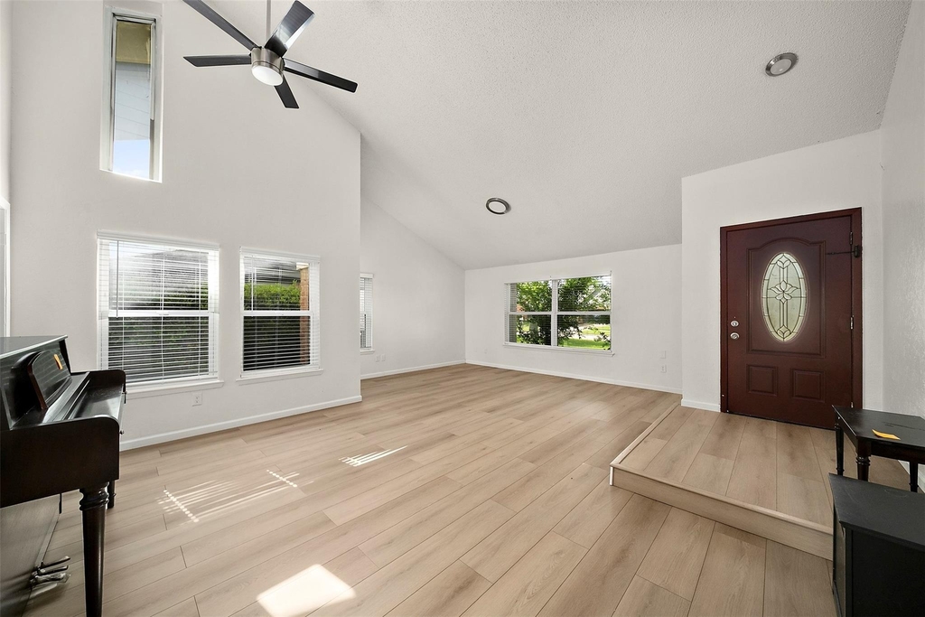 3219 The Highlands Drive - Photo 4