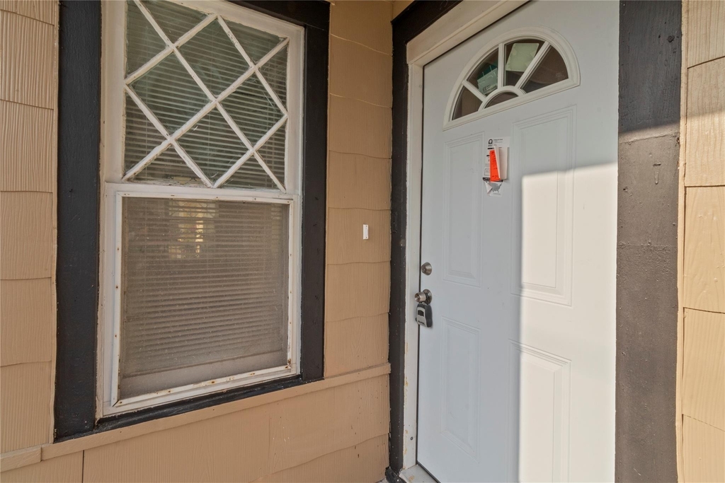 2006 31st Street - Photo 1